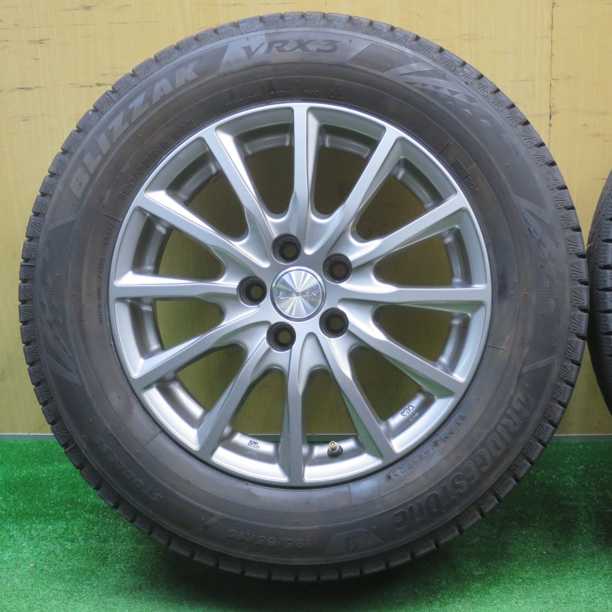 バリ溝！23年！9.5分☆プリウス 等 195/65R15 スタッドレス