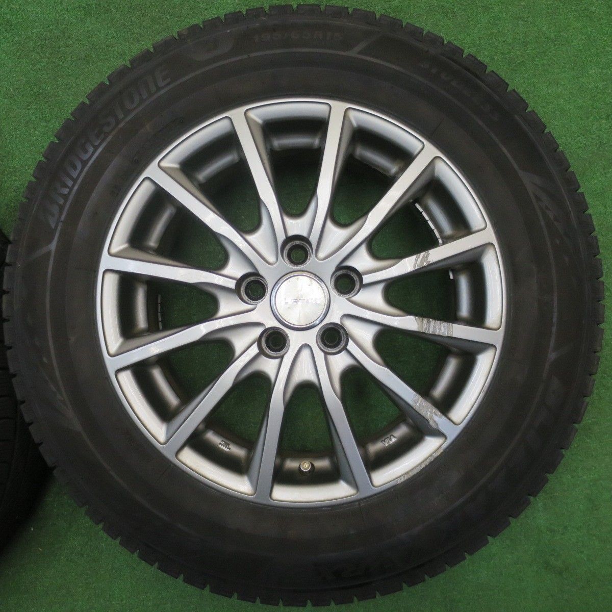 バリ溝 23年 9 5分 プリウス 等 195 65 R 15 スタッドレス ブリヂストン ブリザック VRX 3 LEBEN レーベン 15インチ PCD 100 5 H ス