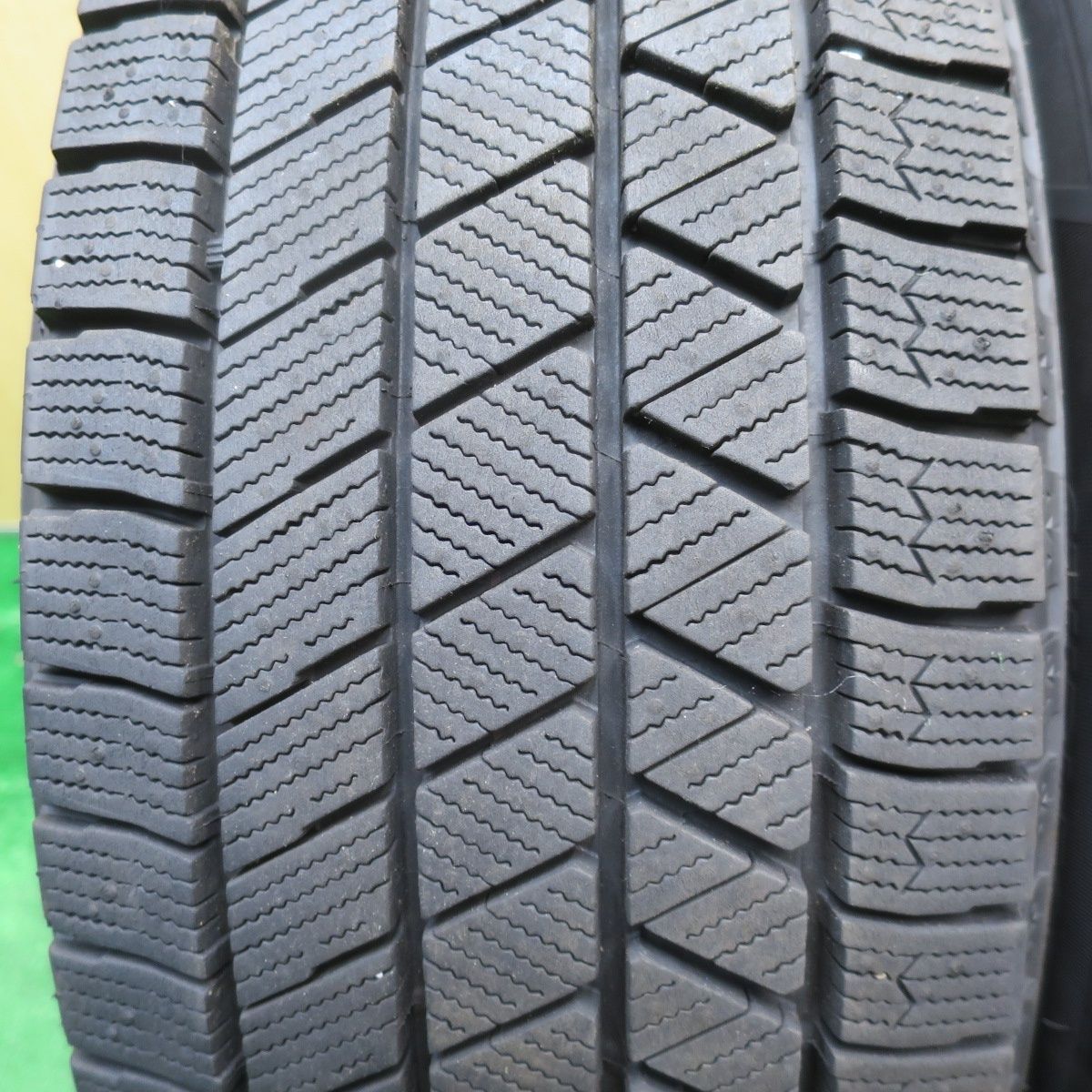 【バリ溝美品】SMACK 15in ブリヂストン ブリザック195/65R15 バリ溝！23年！9.5分☆プリウス 等 195/65R15 スタッドレス