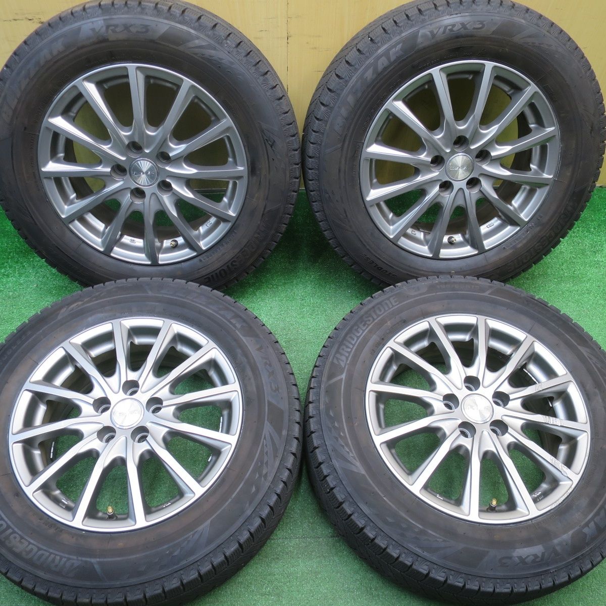 バリ溝！23年！9.5分☆プリウス 等 195/65R15 スタッドレス