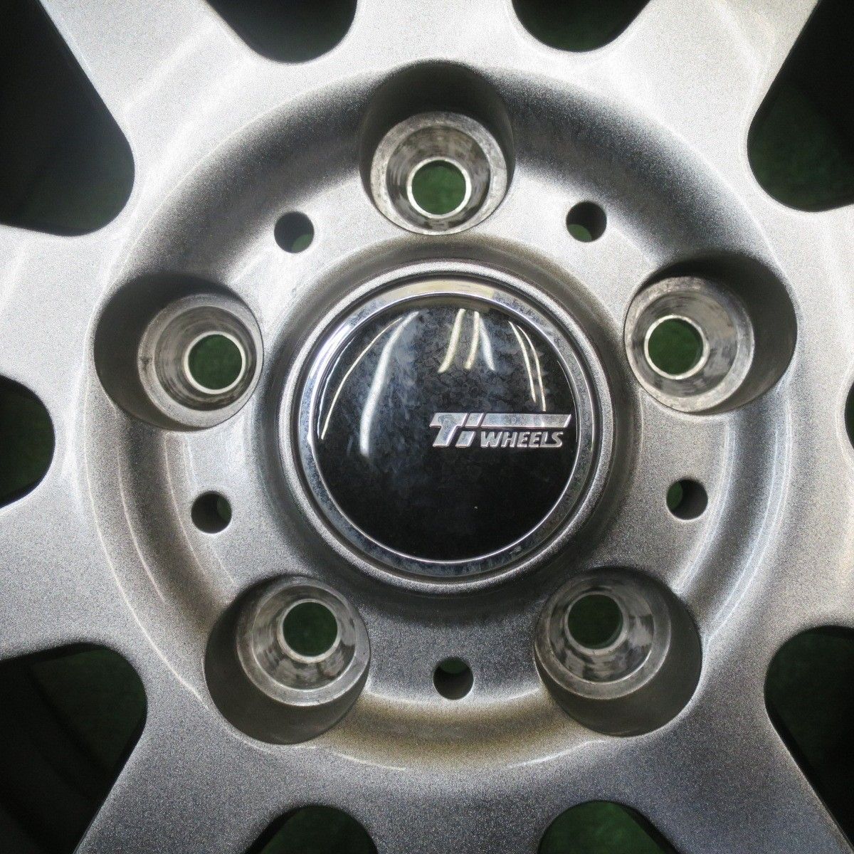 バリ溝！22年！キレイ！9.5分☆スタッドレス 195/65R15 トーヨー