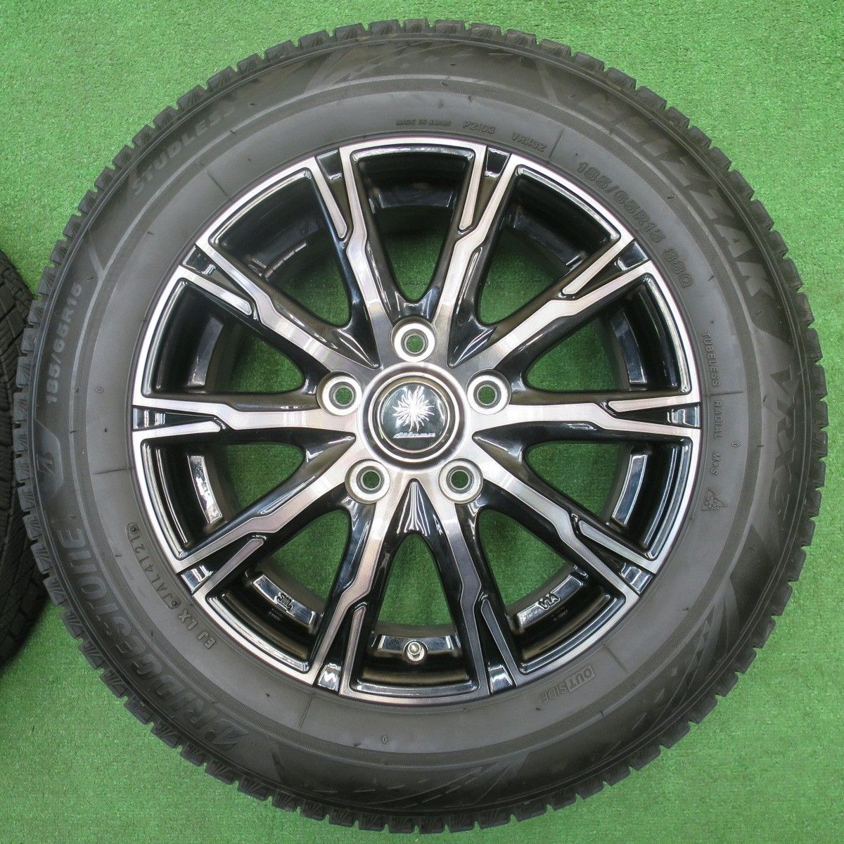 キレイ 21年 スタッドレス 185 65 R 15 ブリヂストン ブリザック VRX 3 Diluce ディルーチェ 15インチ PCD 114 5 H ス