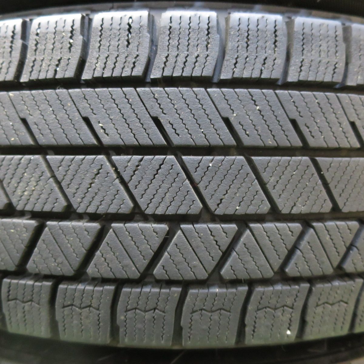  バリ溝 24年 9 5分 スタッドレス 175 65 R 15 ブリヂストン ブリザック VRX 3 AIRNOVA SA 10 エアノヴァ 15インチ PCD 100 4 H 5112411イス 15インチ タイヤ ホイールセット