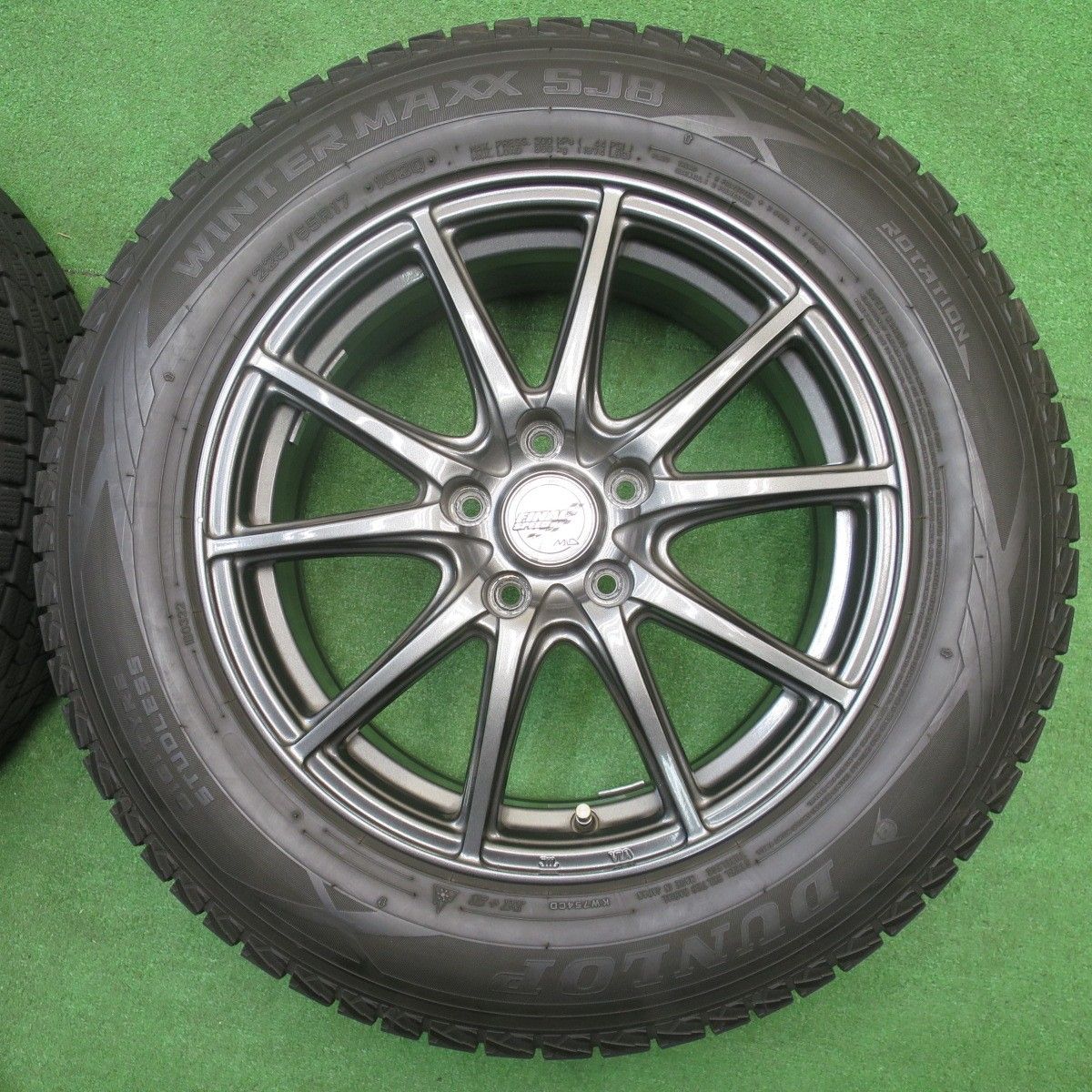 バリ溝！キレイ！9分☆スタッドレス 225/65R17 ダンロップ ウインター