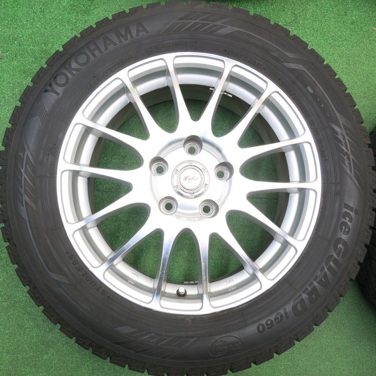 バリ溝！8.5分☆スタッドレス 215/60R16 ヨコハマ アイスガード iG60