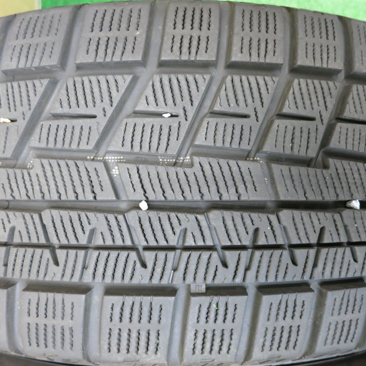 バリ溝！8.5分☆スタッドレス 215/60R16 ヨコハマ アイスガード iG60