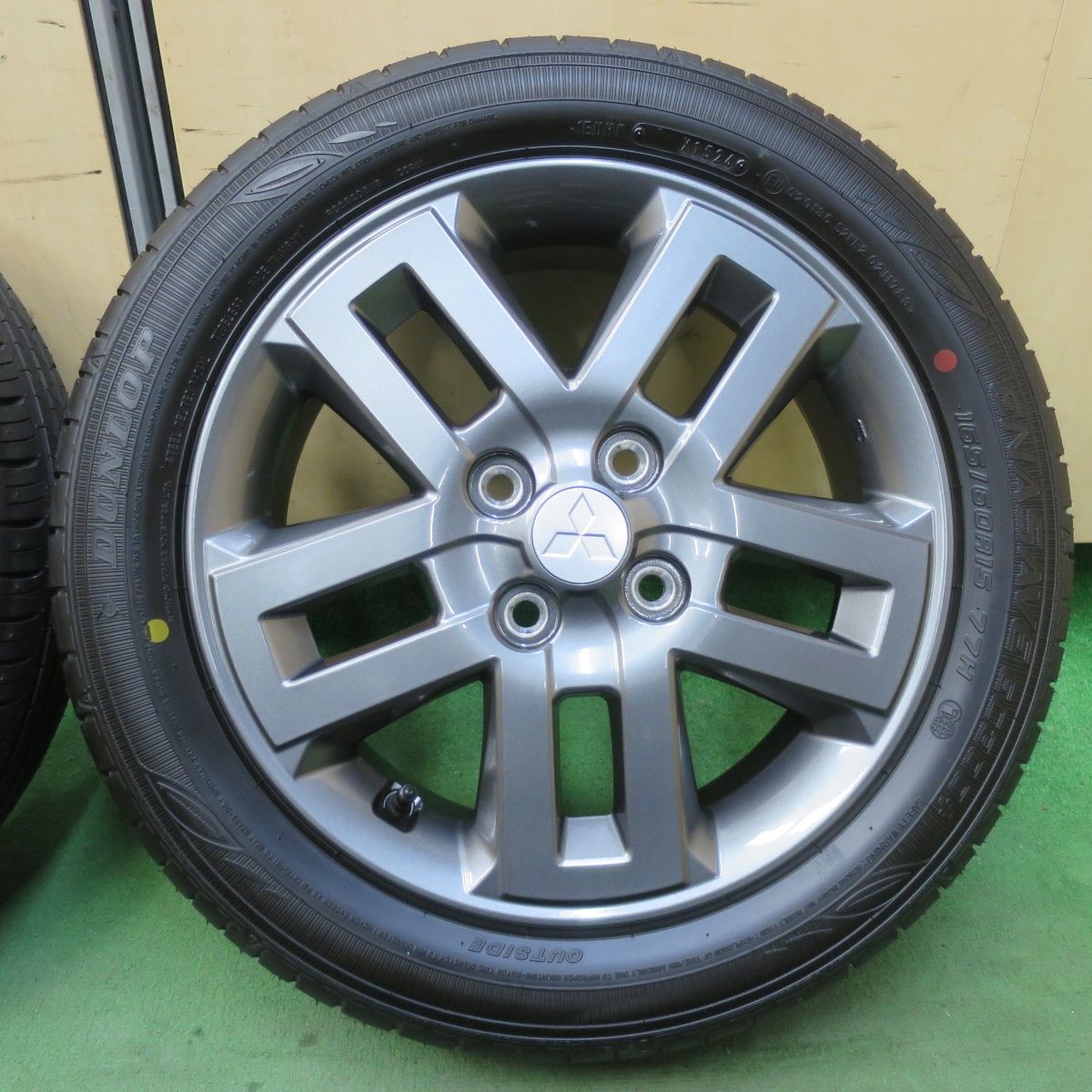  新車外し 24年 三菱 デリカ ミニ 165 60 R 15 ダンロップ エナセーブ EC 300 15インチ PCD 100 4 H 5112410イノ 15インチ タイヤ ホイールセット