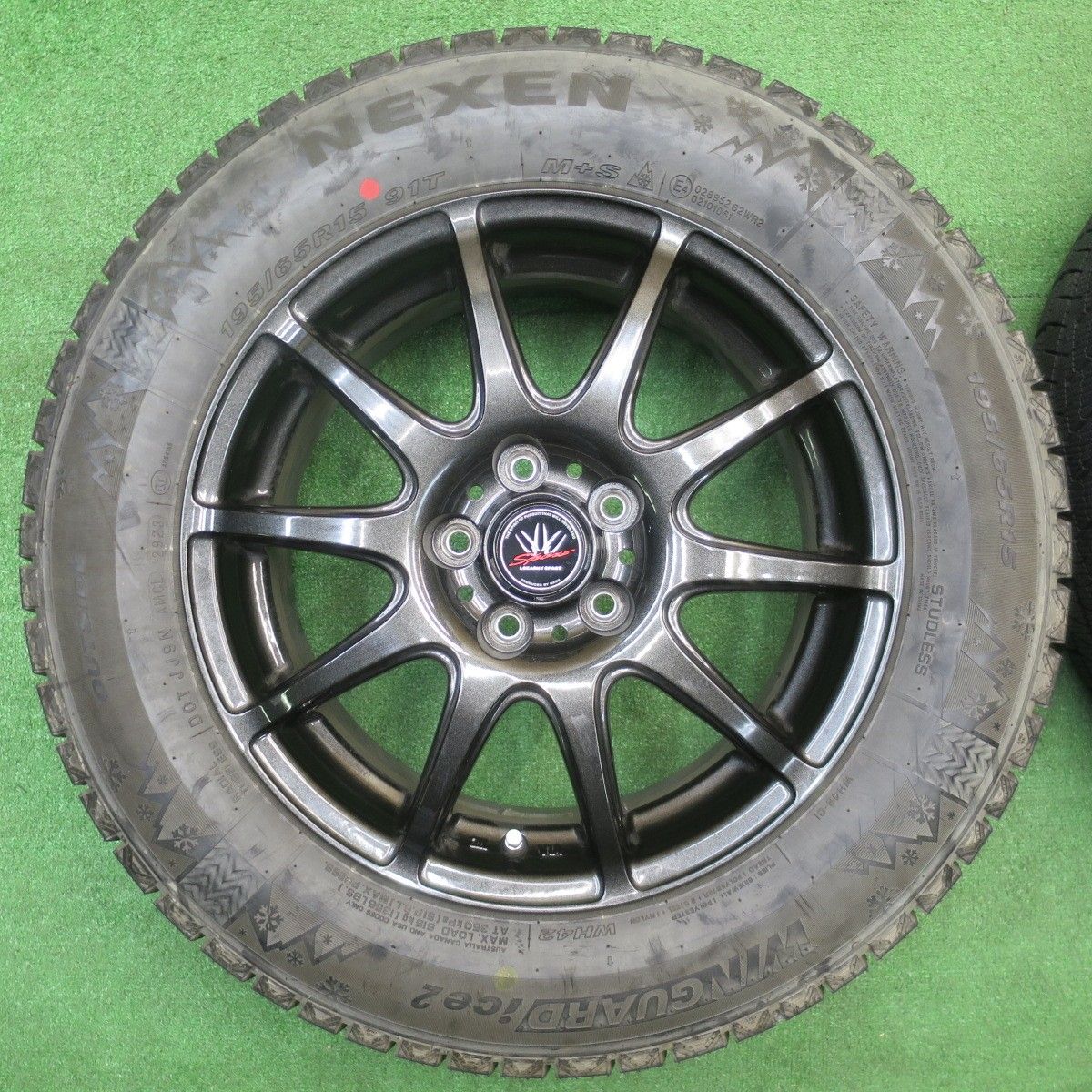  バリ溝 23年 キレイ 9 5分 プリウス 等 LOXARNY SPORT RS 10 195 65 R 15 スタッドレス ネクセン ウィンガード ice 2 ロクサーニ スポーツ 15インチ PCD 100 5 H ス 15インチ タイヤ ホイールセット