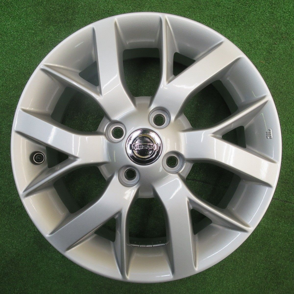  新車外し 日産 E 12 ノート ホイール 15インチ 15 5 J PCD 100 4 H ホ 15インチ ホイール