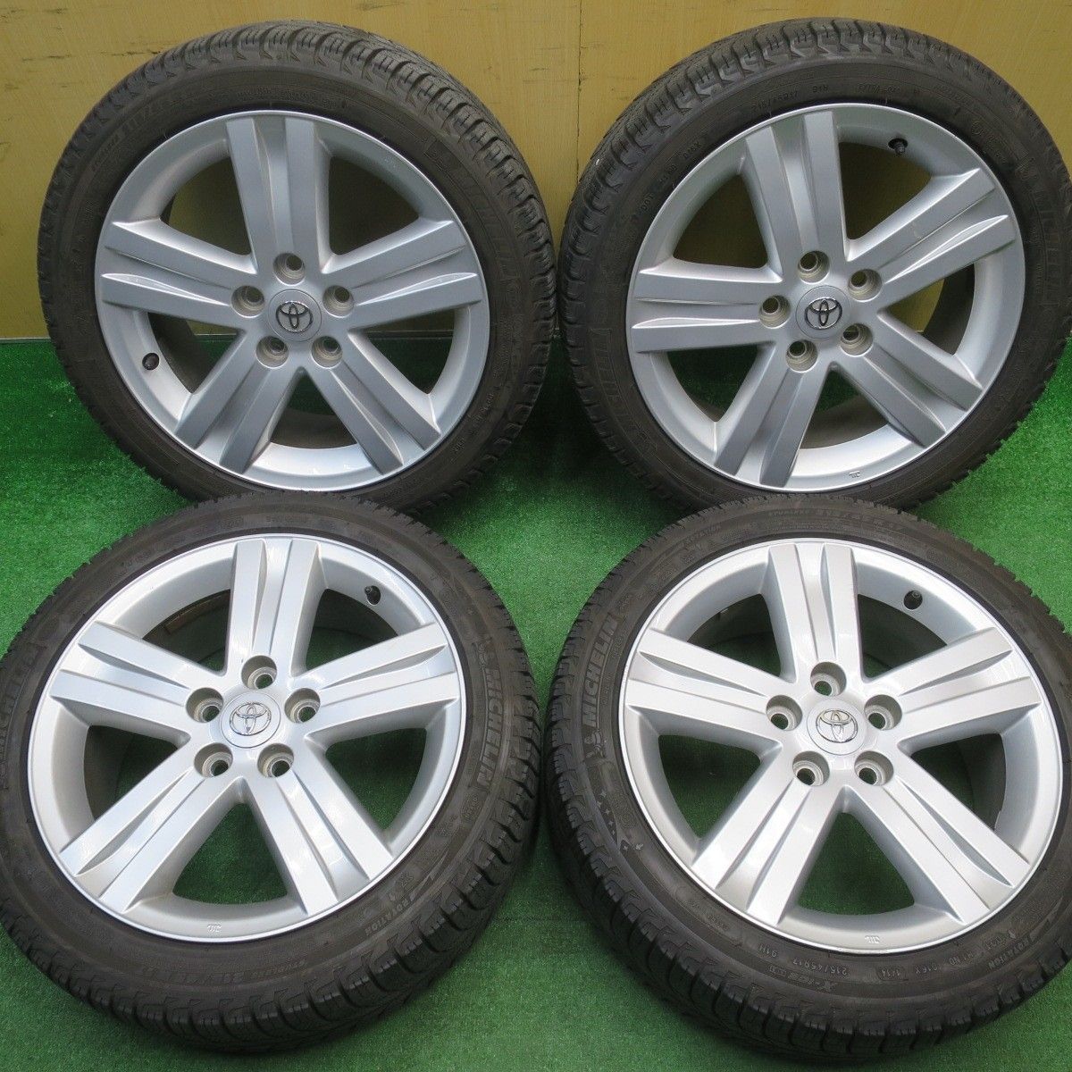 バリ溝！9分☆トヨタ ブレイド 純正 215/45R17 スタッドレス
