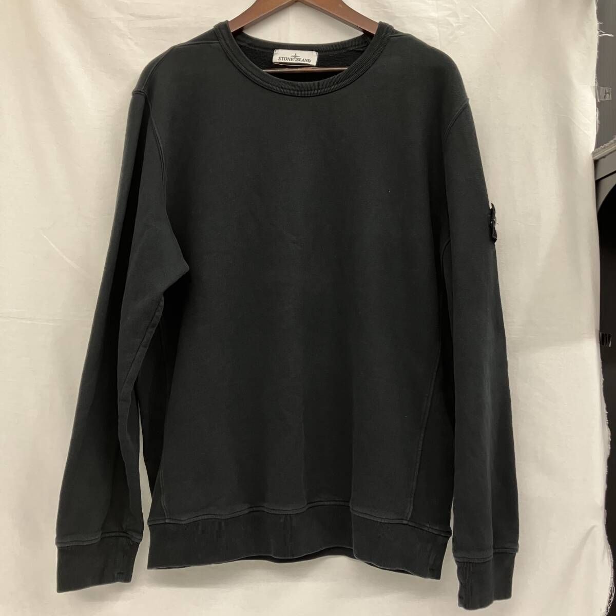 STONE ISLAND ストーンアイランド ブラック スウェット
