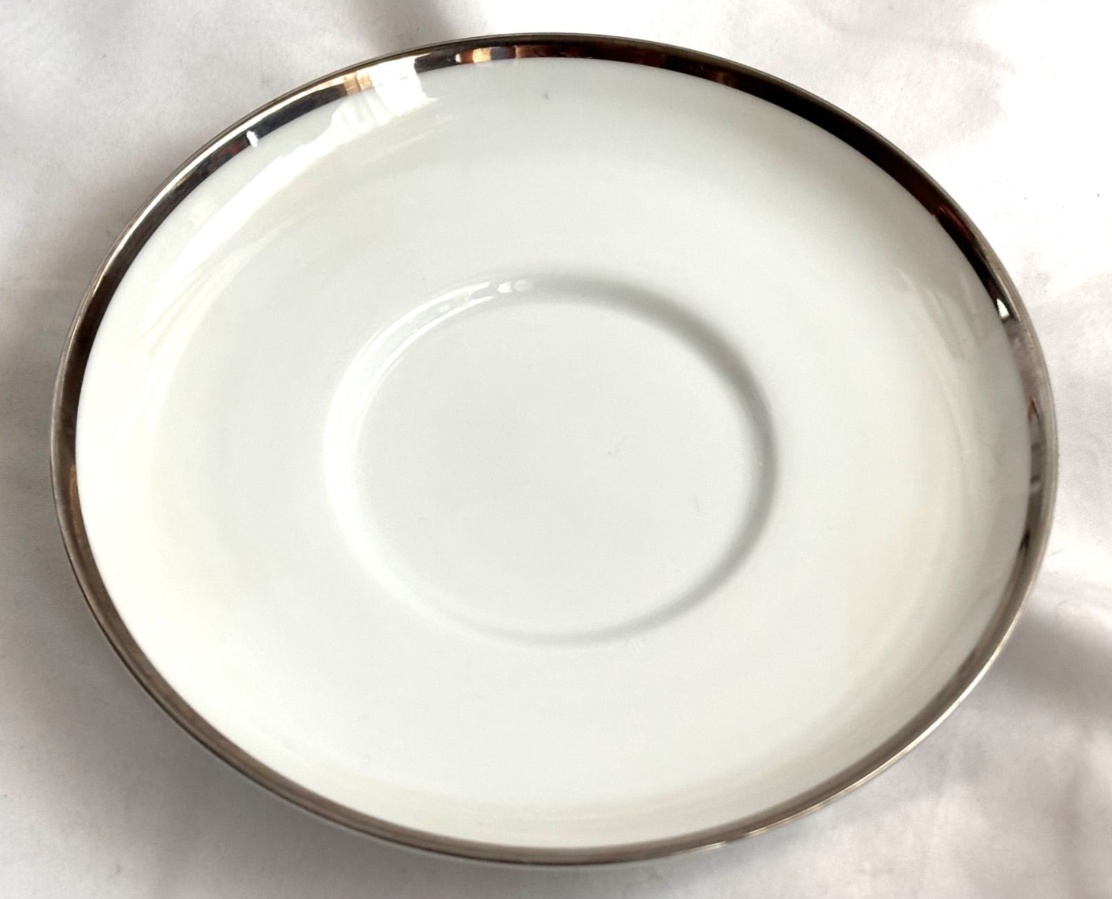 Noritakeノリタケ ボーンチャイナ ホワイト 金彩 銀彩 カップ・ソー