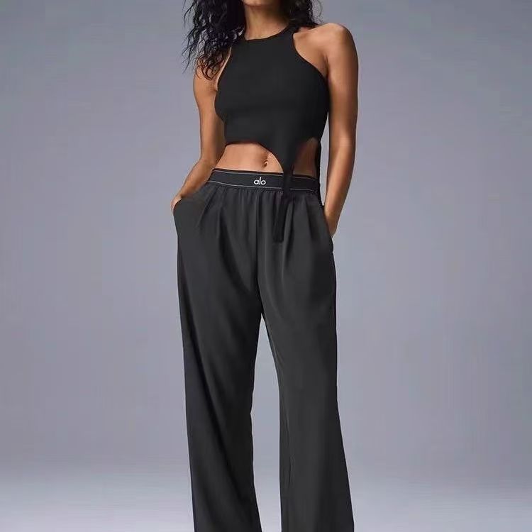 新品 Alo Yoga パンツ ボトム トラウザ- アロ-ヨガ プラック - メルカリ