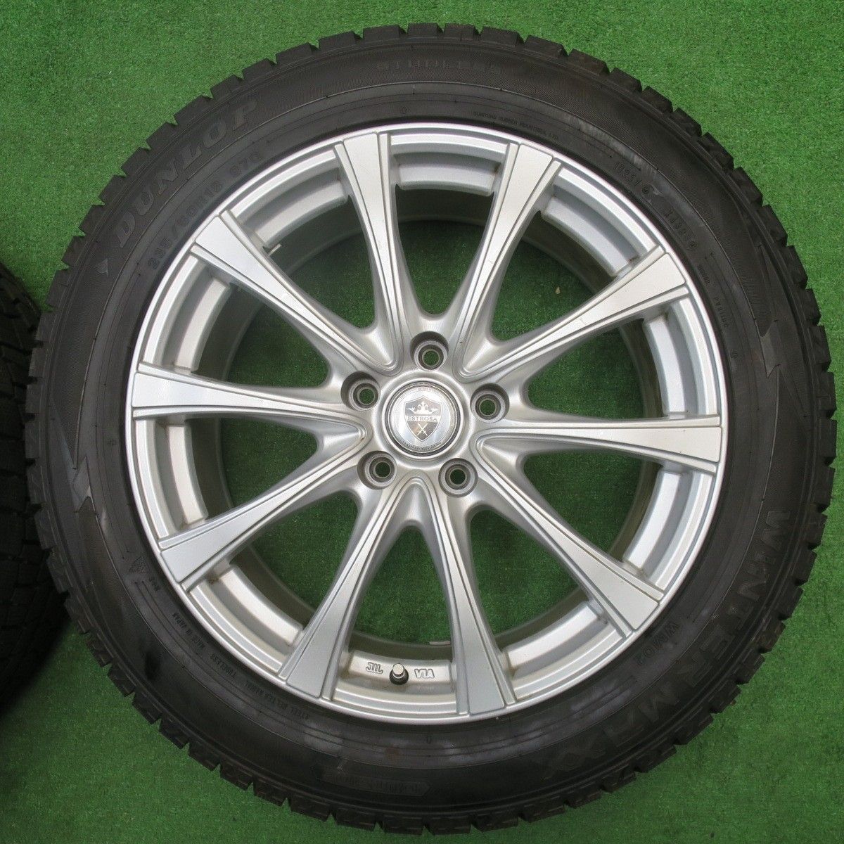 超バリ溝 23年 キレイ 9 5分以上 スタッドレス 235 50 R 18 ダンロップ ウインターマックス WM 02 ESTROSA エステローザ 18インチ PCD 114 3 5 H ス