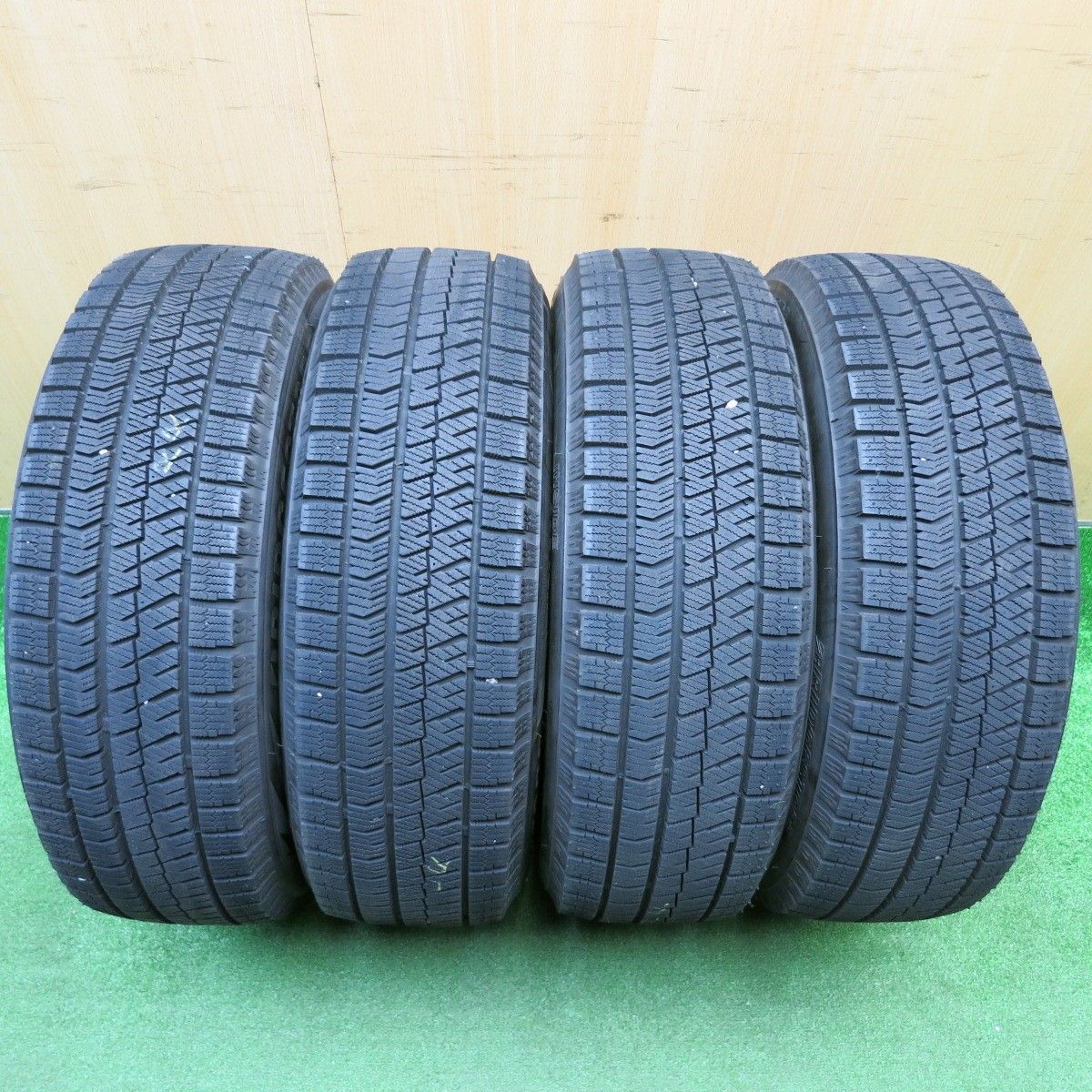バリ溝！23年！キレイ！9.5分以上☆スタッドレス 195/65R16