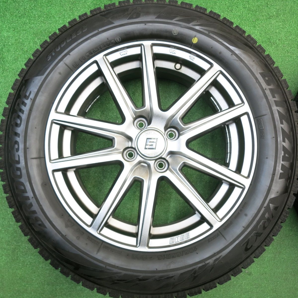 バリ溝！23年！キレイ！9.5分以上☆スタッドレス 195/65R16