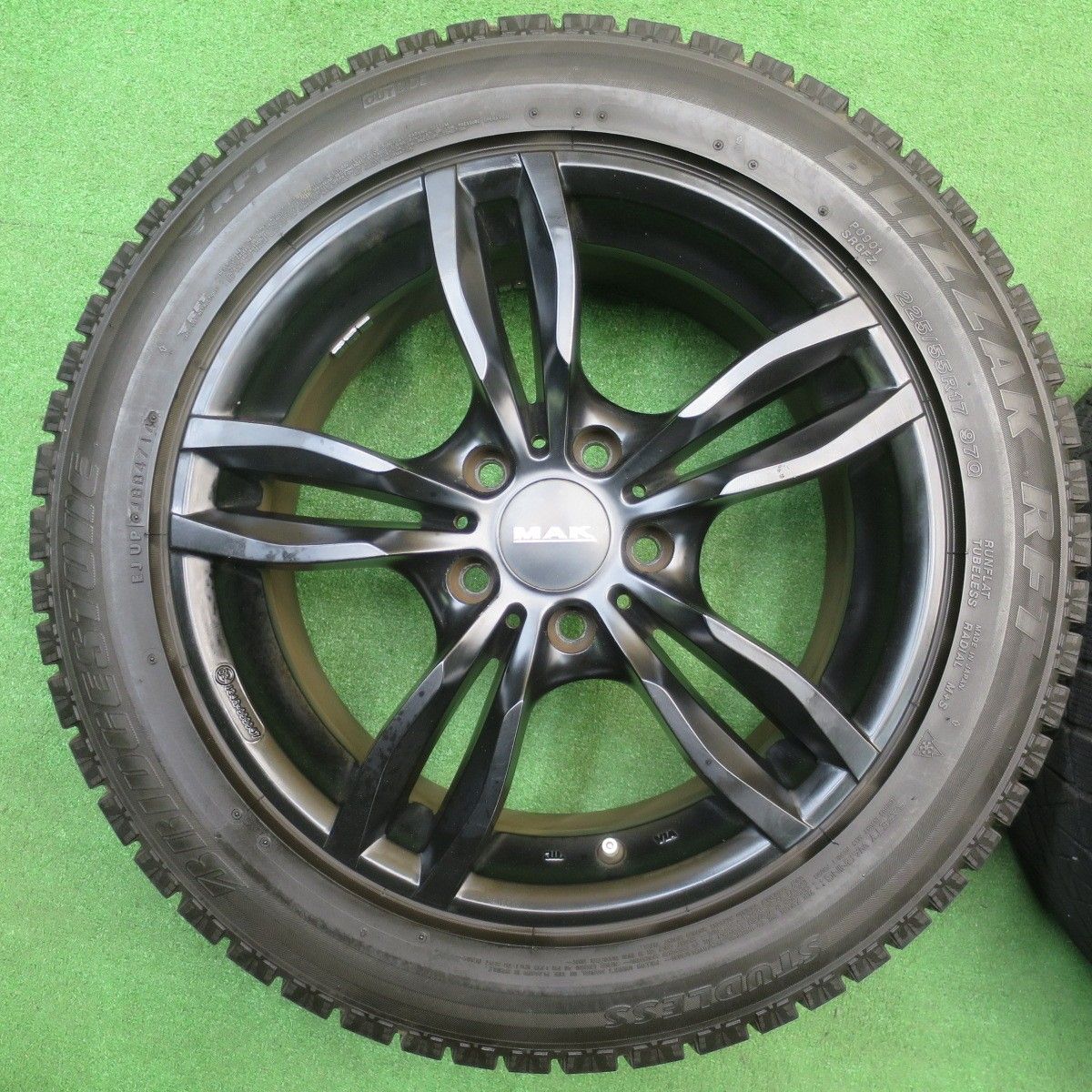 4本価格☆BMW 等 MAK LUFT 225/55R17 スタッドレス ブリヂストン