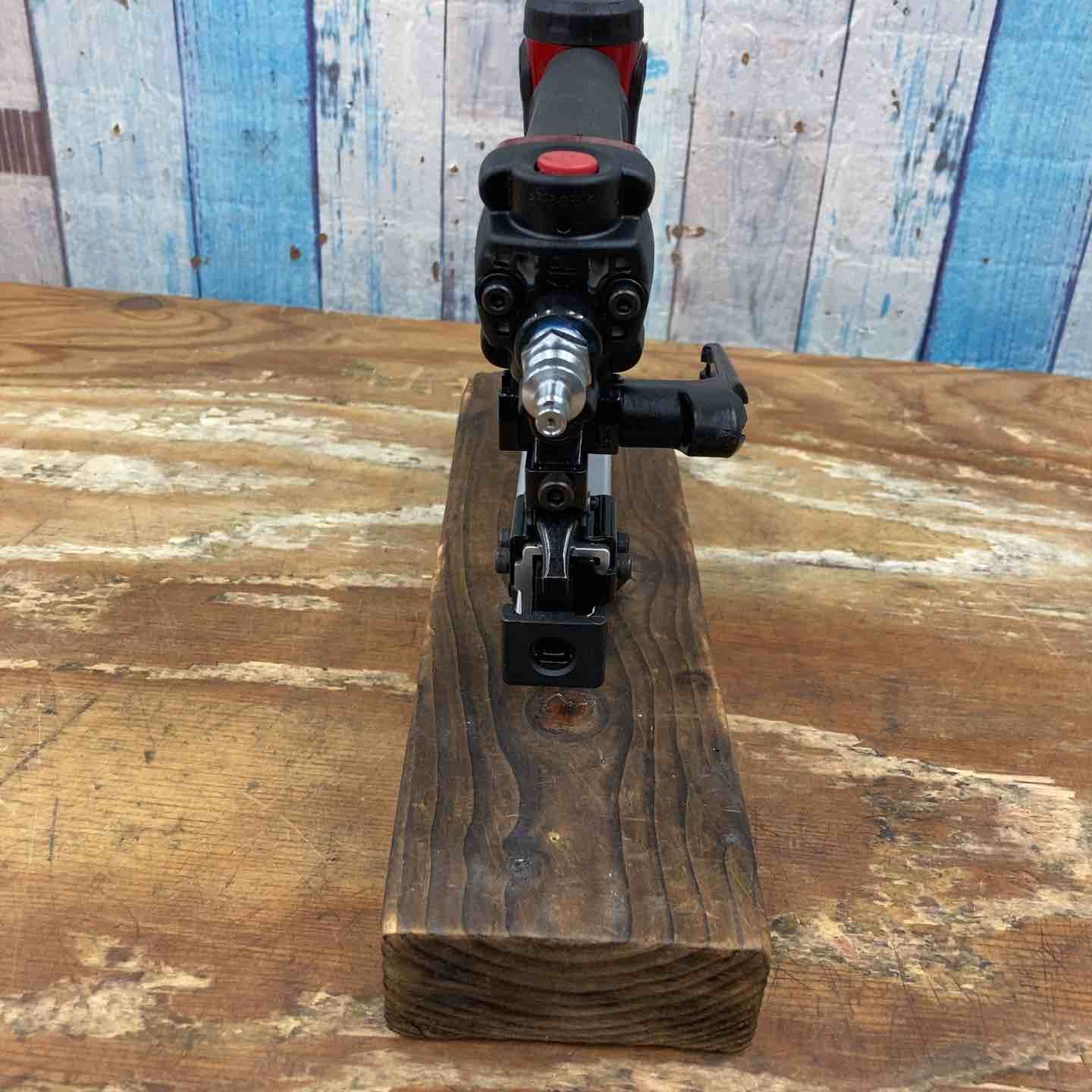 高圧エアタッカ