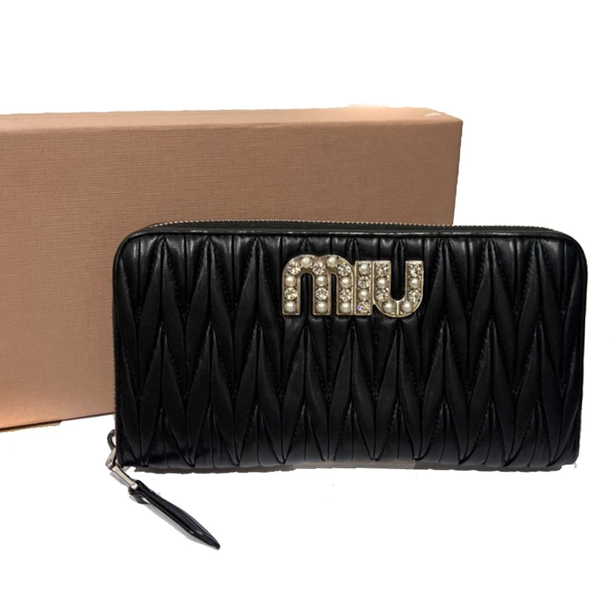 MIUMIU ミュウミュウ 長財布 ラウンドファスナー パール ロゴ ブラック レザー