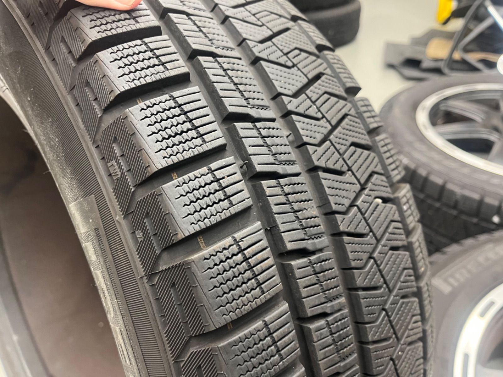 メソさま ジープレネゲードスタッドレスタイヤ