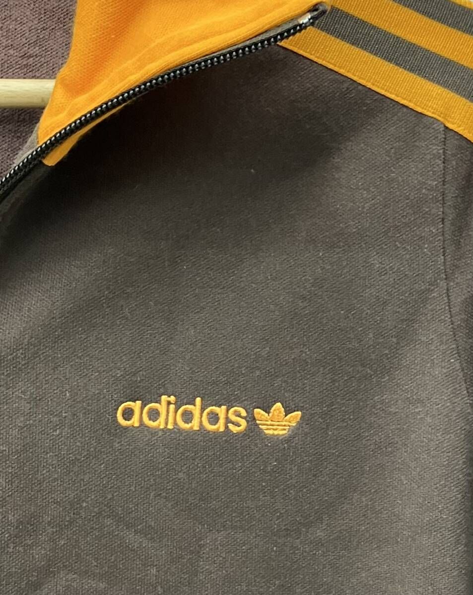 adidas アディダス トラックジャケット 刺繍ロゴ 3ストライプ ジャージ