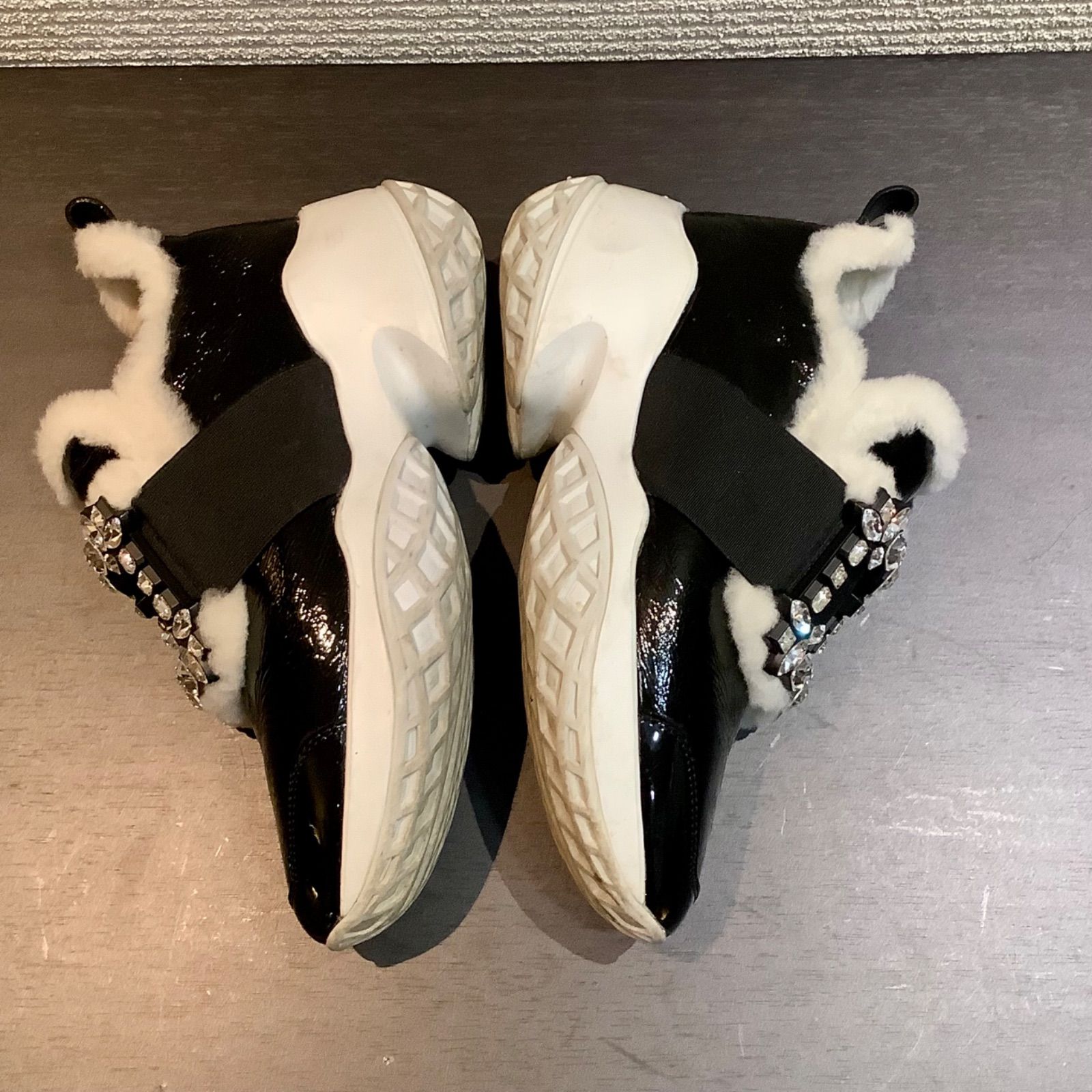 ロジェヴィヴィエ Roger Vivier ヴィヴラン パテント レザー ビジュー