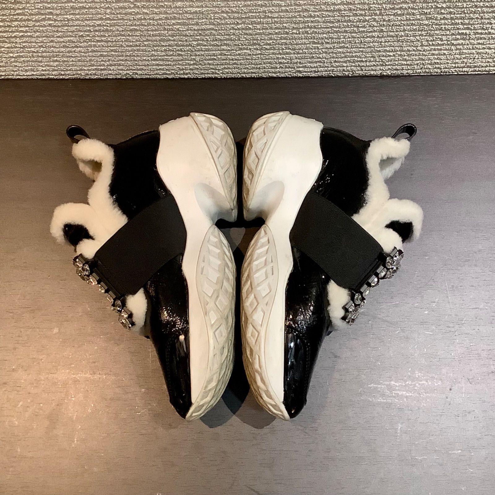 ロジェヴィヴィエ Roger Vivier ヴィヴラン パテント レザー ビジュー