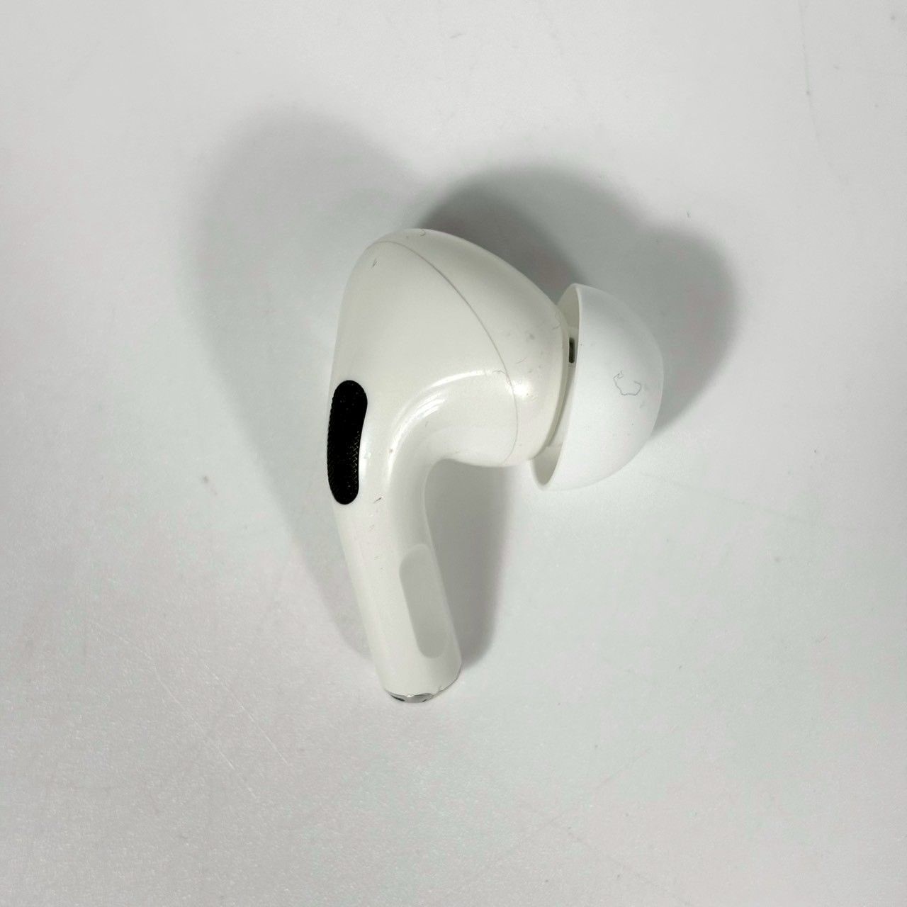 右耳】 AirPods Pro 第1世代 イヤホン イヤフォン 右 A2083 - メルカリ