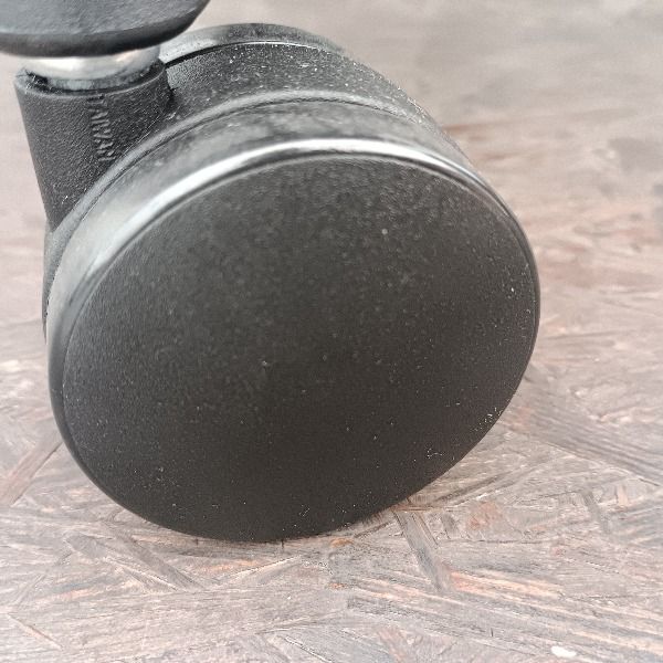 オカムラ オフィスチェア 肘なし Potam ポータム CF 11 XR-FKA 1 製 ブラック 背メッシュ チェア イス 椅子 ハンモックチェア 幼児椅子