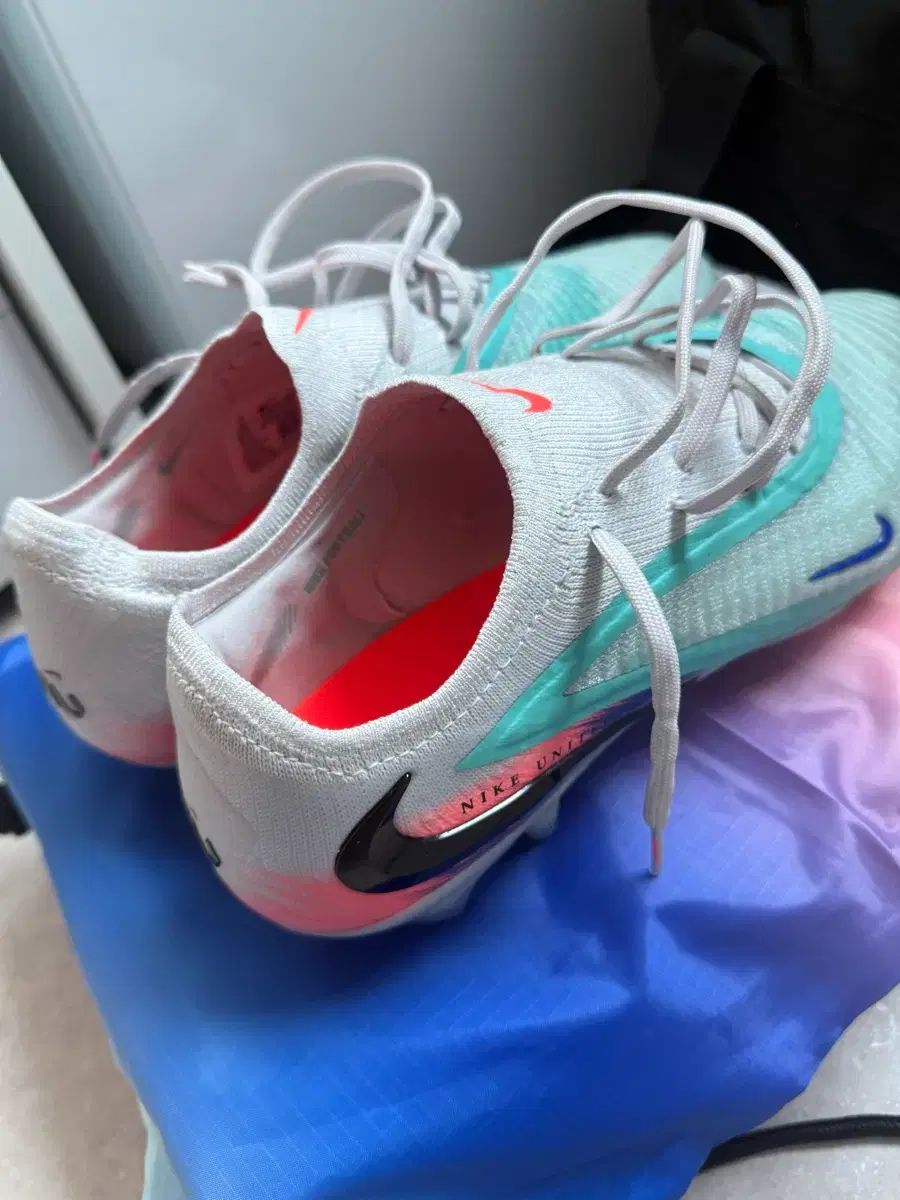 ナイキ FANTOM 6 エリート FG 270