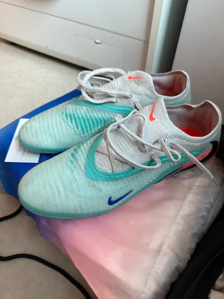 ナイキ FANTOM 6 エリート FG 270