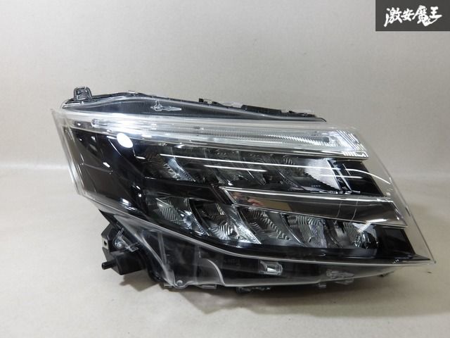 トヨタ ルーミー 右ヘッドライト tsuru様専用 トヨタルーミー右ヘッド