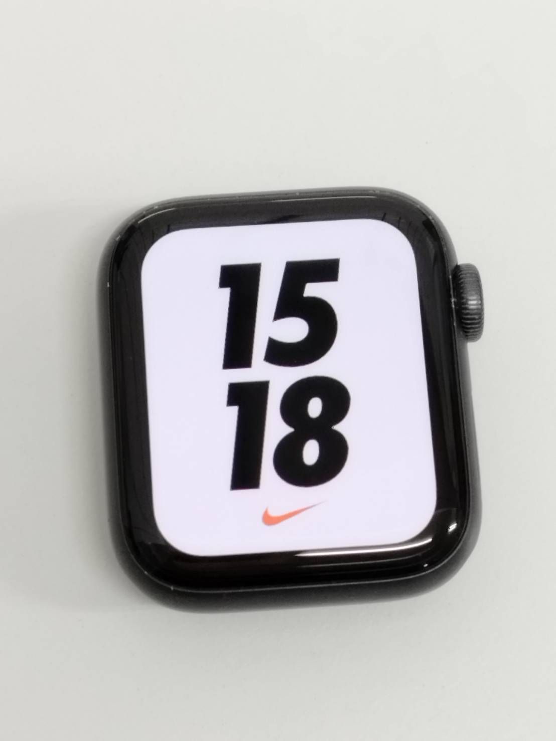  Apple Watch Nike SE 第1世代 GPS 40 mm A 2351 スペースグレー MKQ 33 J 1 Apple Watch本体 スマートウォッチ ウェアラブル