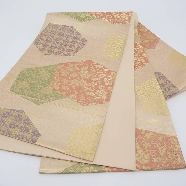 ✾まめ藤✾美品 正絹 着物“舞い降りる！流水に桜、亀甲型の彩