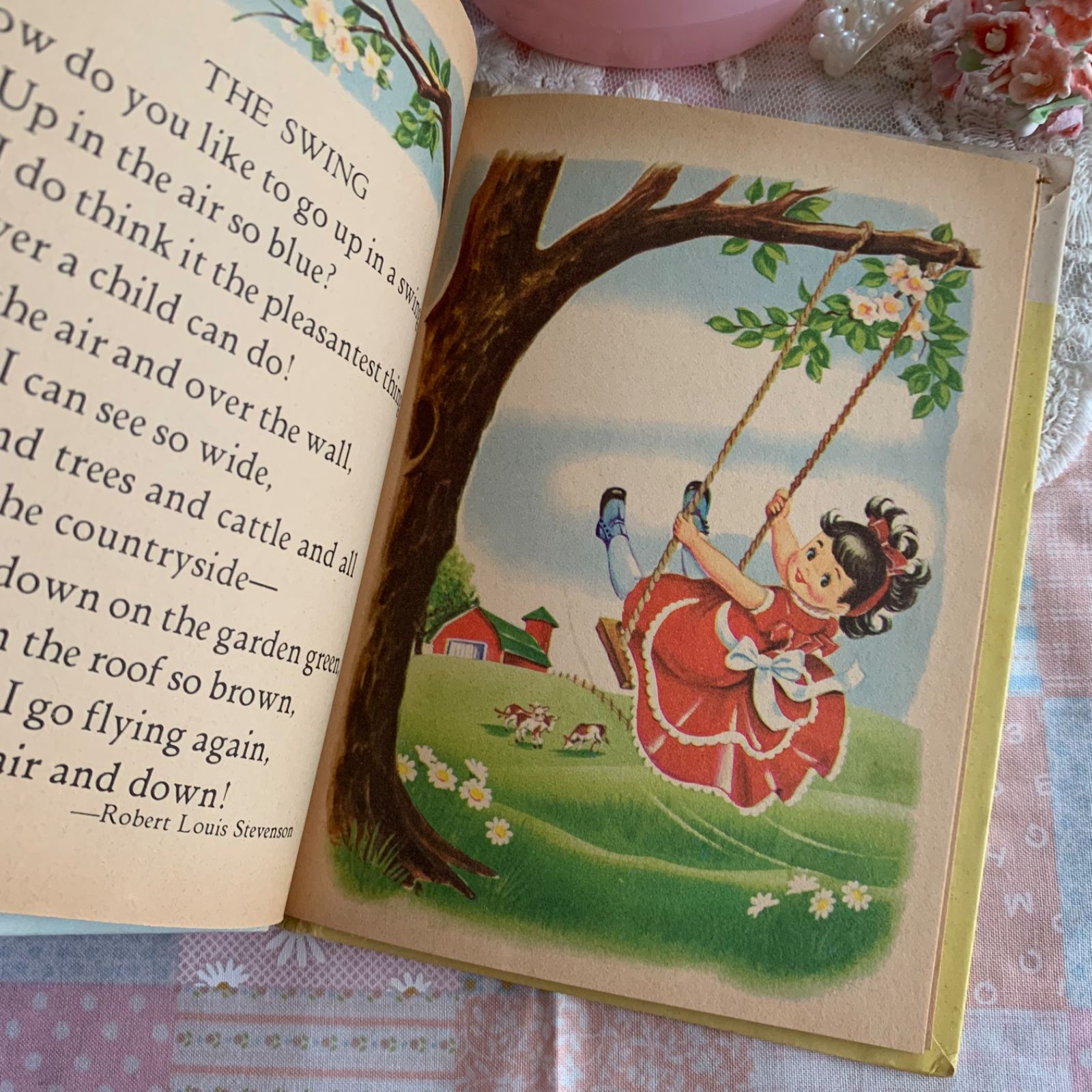 葵B041 ヴィンテージ 洋書 絵本 児童書 紙物 ジャンクジャーナル ヴィンテージ絵本 洋書『ROCK-A-BYE BABY』1956年 ベビー