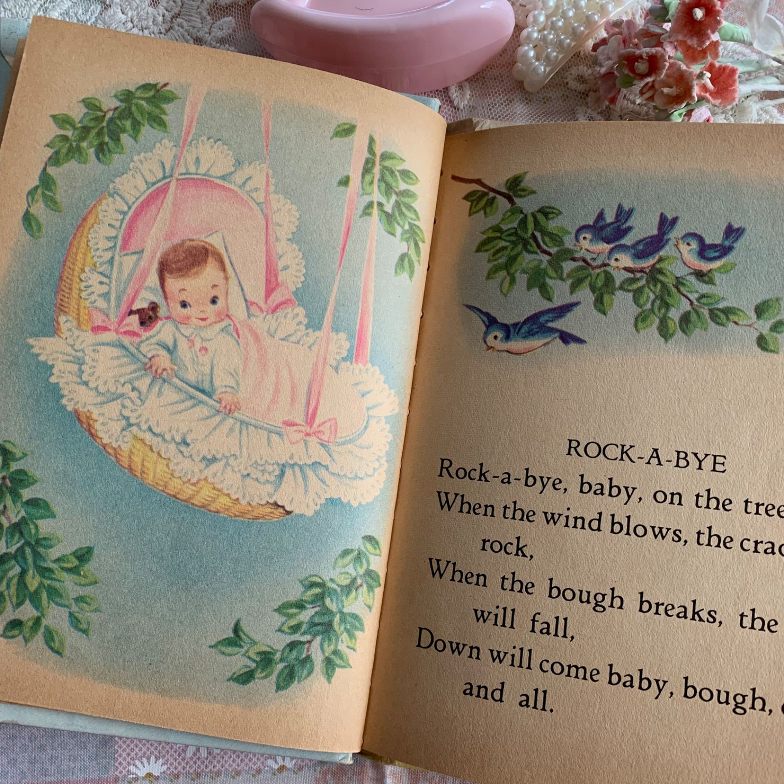 ヴィンテージ絵本 洋書『ROCK-A-BYE BABY』1956年 ベビー