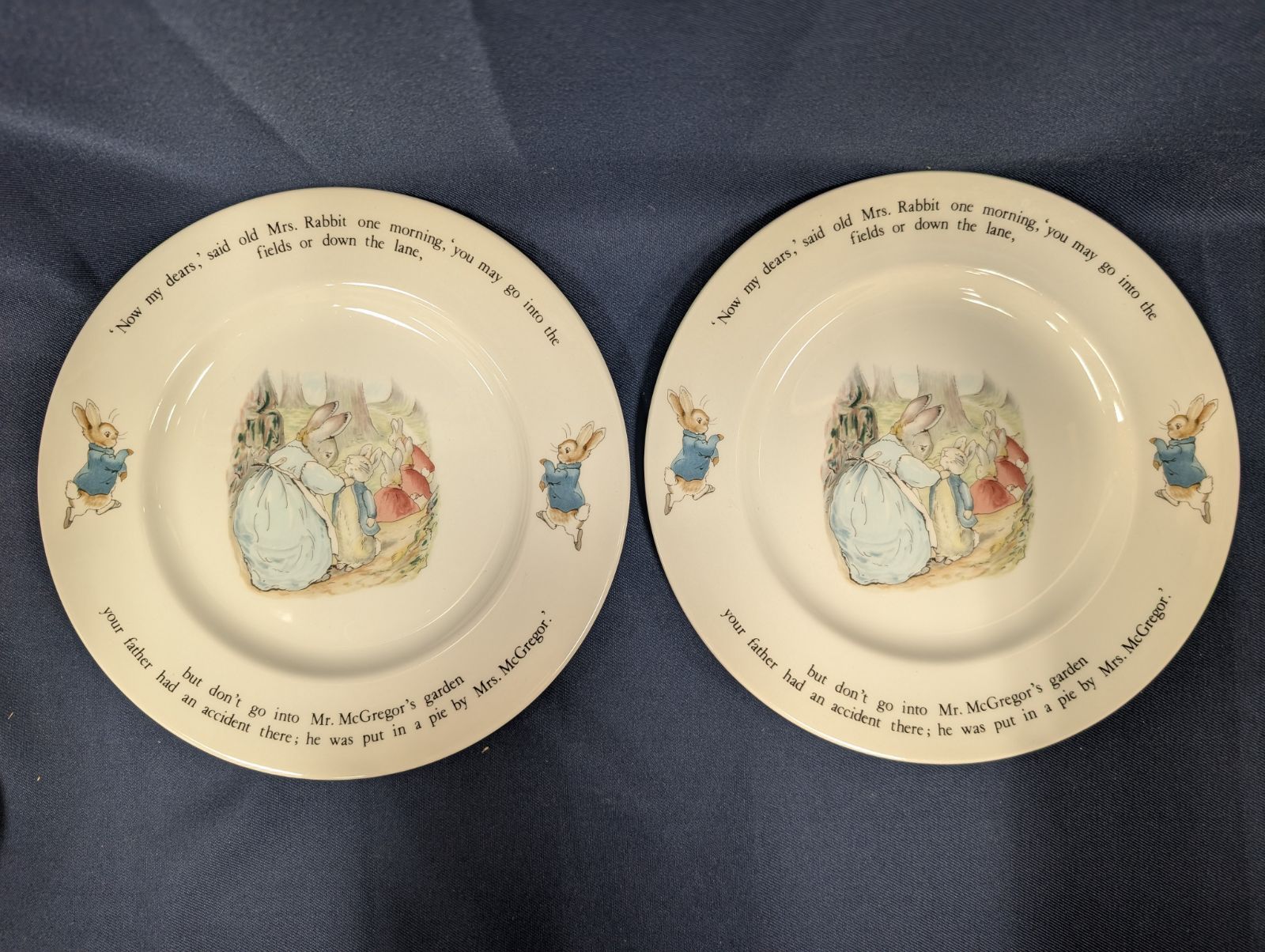 ウェッジウッド　ピーターラビット　プレート大小各2枚•カップ&ソーサー2客 ウェッジウッド ピーターラビット プレート大小各2枚•カップ&ソーサー2