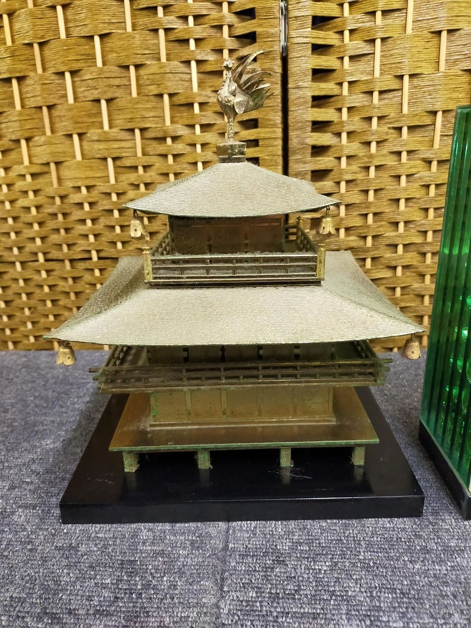 まとめ売り・昭和レトロ】金閣寺 金属模型 & 京都 五重塔 ガラス置物