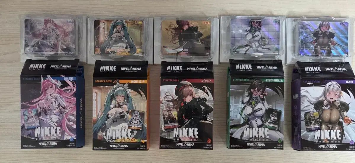 勝利の女神：NIKKE(ニケ) アリーナ スターターデッキ リーダー サイン