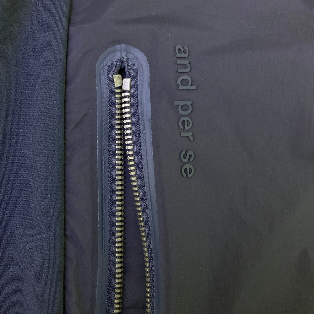 サイズ：M AND PER SE アンパスィ 2025年 フード付き ベスト ネイビー