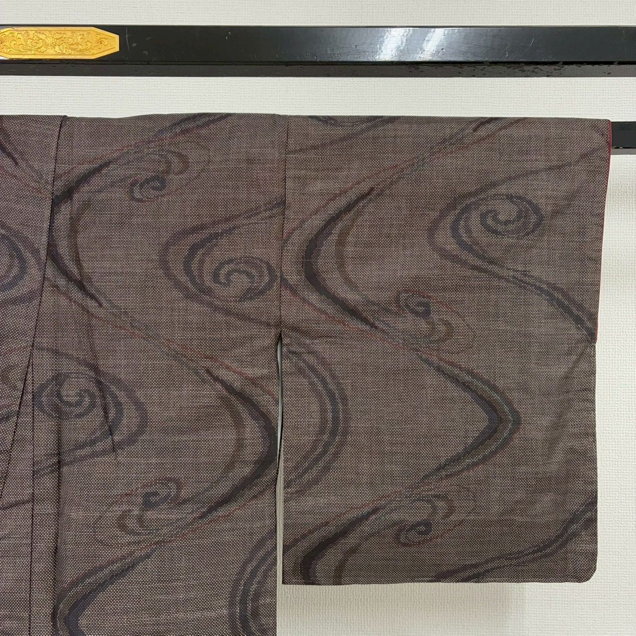 本場大島紬 茶泥染 カタス式 渦巻き 素敵な絣柄 正絹 着物 MK-1756