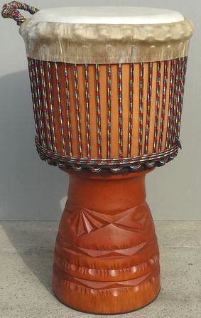 マホガニー製ジャンベ（ジェンベ）☆上級モデル☆Mサイズ(10インチ