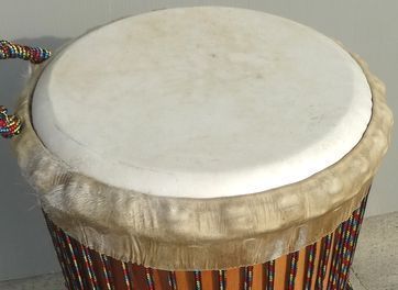 マホガニー製ジャンベ（ジェンベ）☆上級モデル☆Mサイズ(10インチ