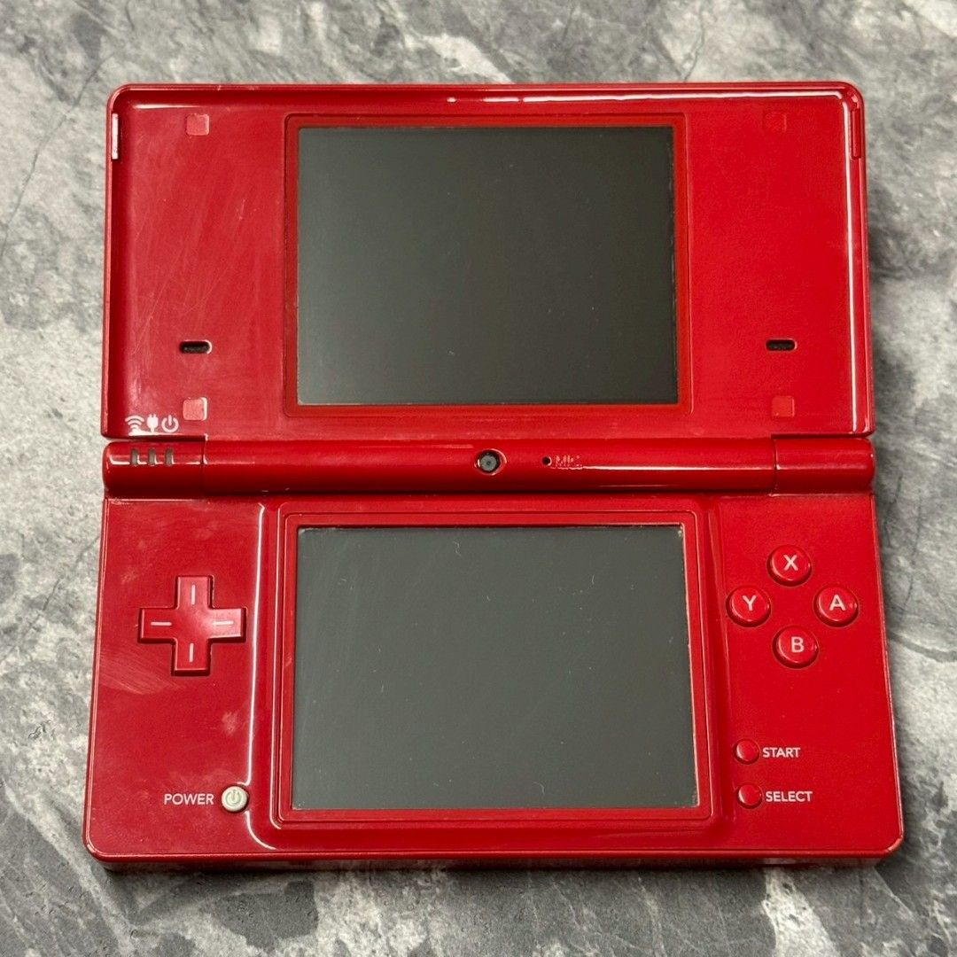 □任天堂 DSi 本体 レッド ニンテンドー DSハード 本体のみ 【動作可
