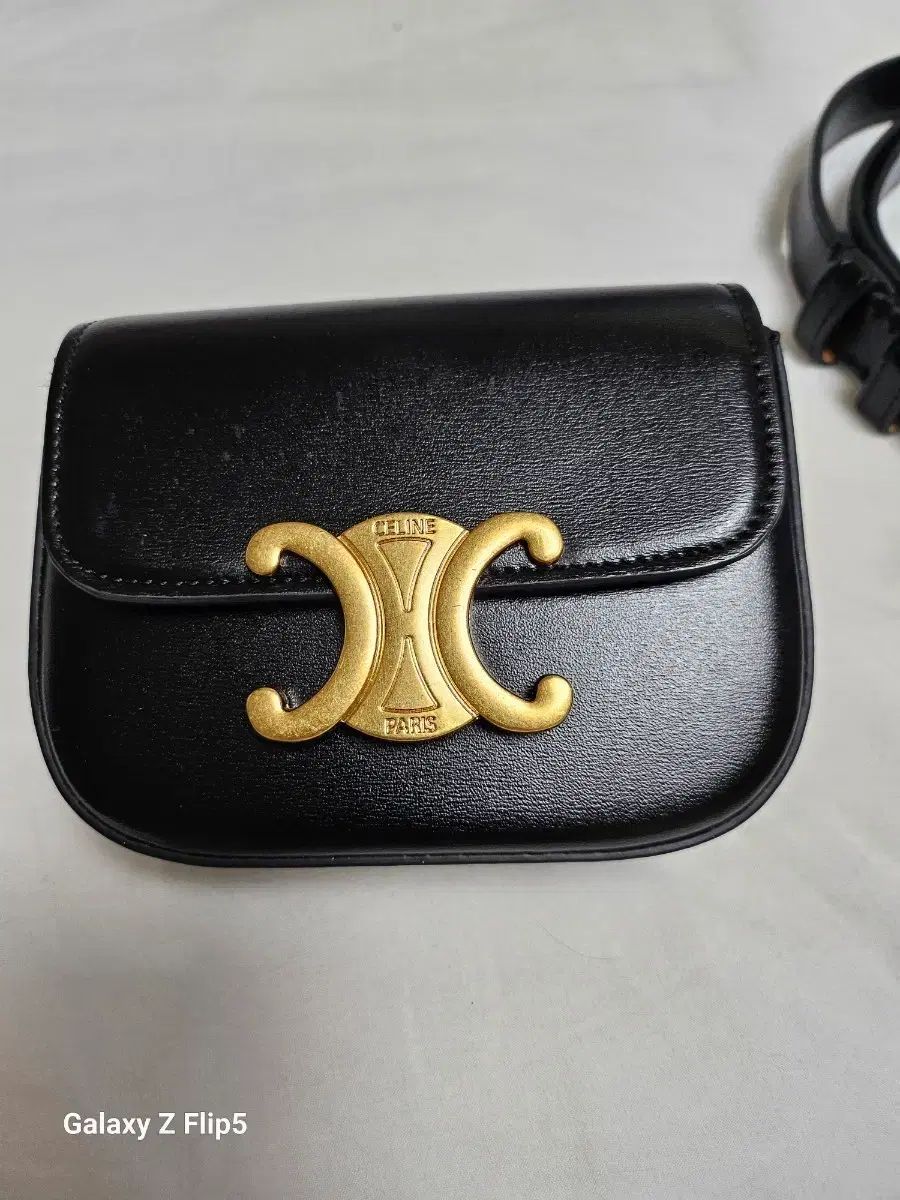 セリーヌ トリオンフ ブラック ベルトバッグ