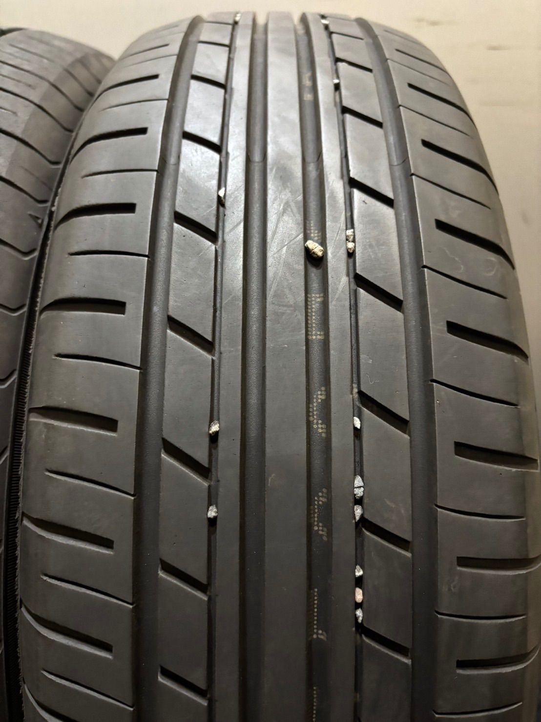 195 65 R 15 ECOS ES 31 18年製 夏タイヤ サマータイヤ 4本 ヨコハマ エコス ノア ヴォクシー プリウス 3 K 953