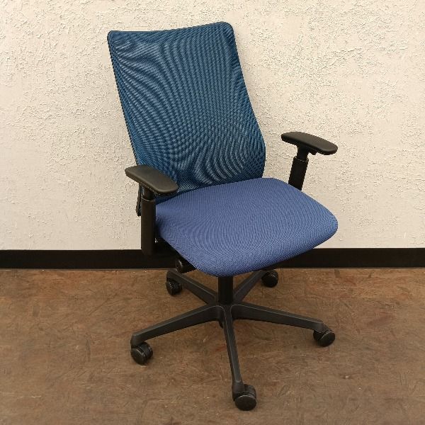 オカムラ オフィスチェア 肘あり フルーエント CB 85 ZR FKB 3 製 ミディアムブルー ハイバック アジャストアーム ナイロンキャスター デスクチェア チェア イス 椅子