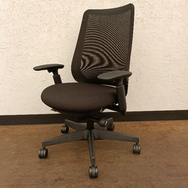 オカムラ オフィスチェア 肘あり Potam ポータム CF 81 XR-FKA 1 製 ブラック バック 背メッシュタイプ アジャストアーム デスクチェア チェア イス 椅子