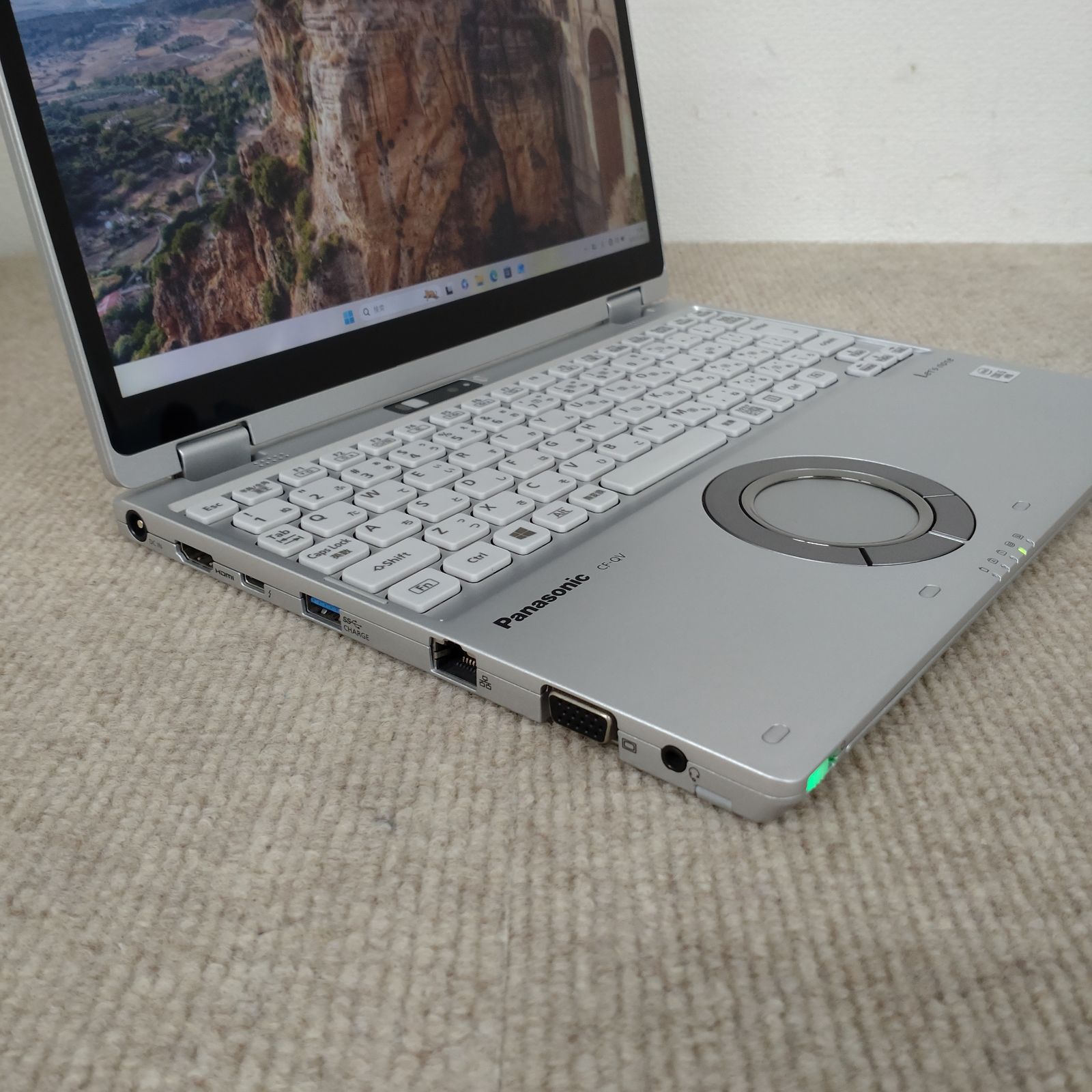 送料無料】Panasonic CF-QV9 / 2in1 / I5-10310U / 8GBメモリ