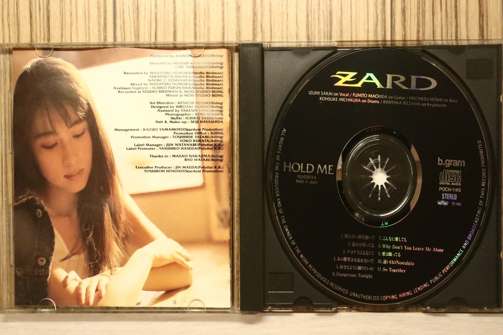 国内盤CD☆ザード/ZARD□ HOLD ME 【POCH1145/4988005103789
